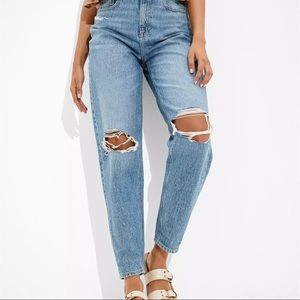American Eagle relaxed mom jeans